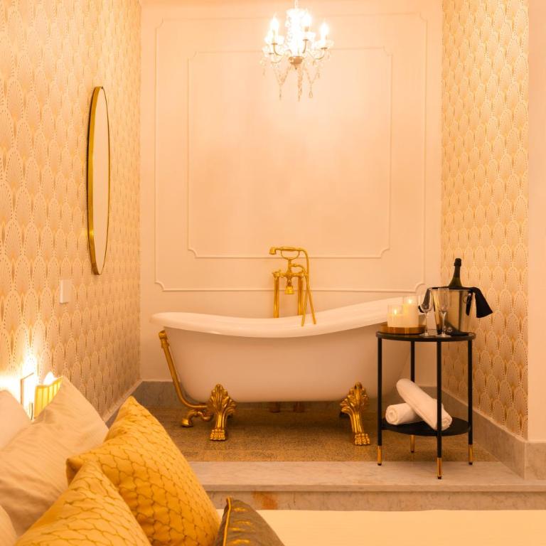 Casa dei Liuti Luxury GuestHouse - Deluxe Double Room with Bath - 17