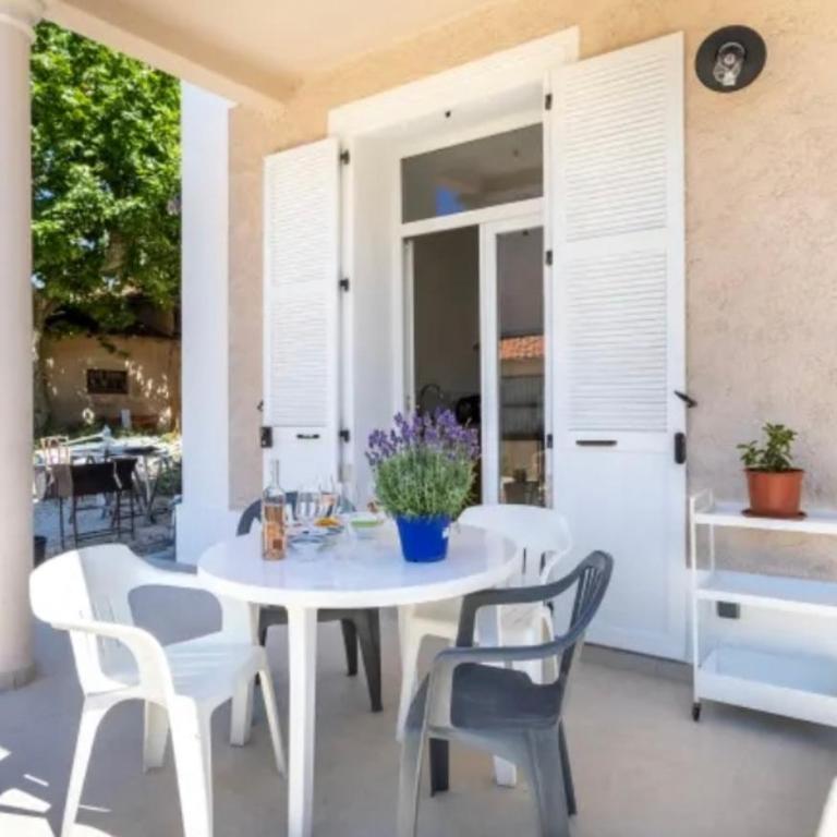 Remarquable T2 avec terrasse - Appartement 1 Chambre - 12