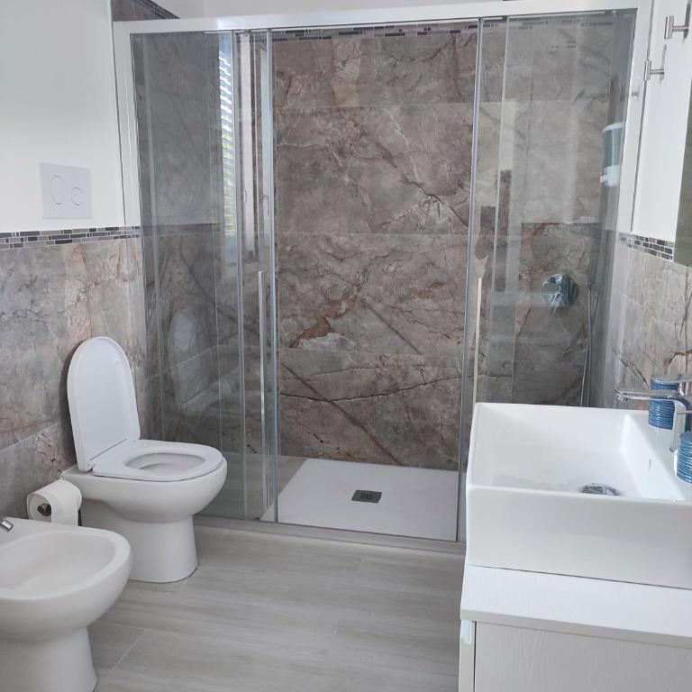 Tramonti d'Alba - Camera Matrimoniale con Bagno Privato - 4
