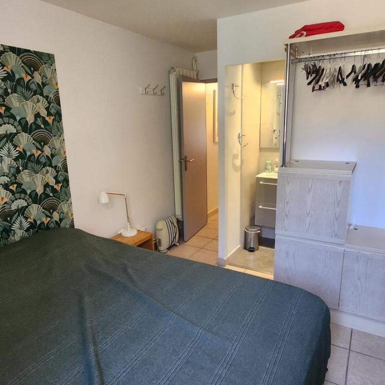 Appart T3, 60m2,quartier calme,idéal tout à pieds résidence et parking privé les cadenisses - Two-Bedroom Apartment - 7