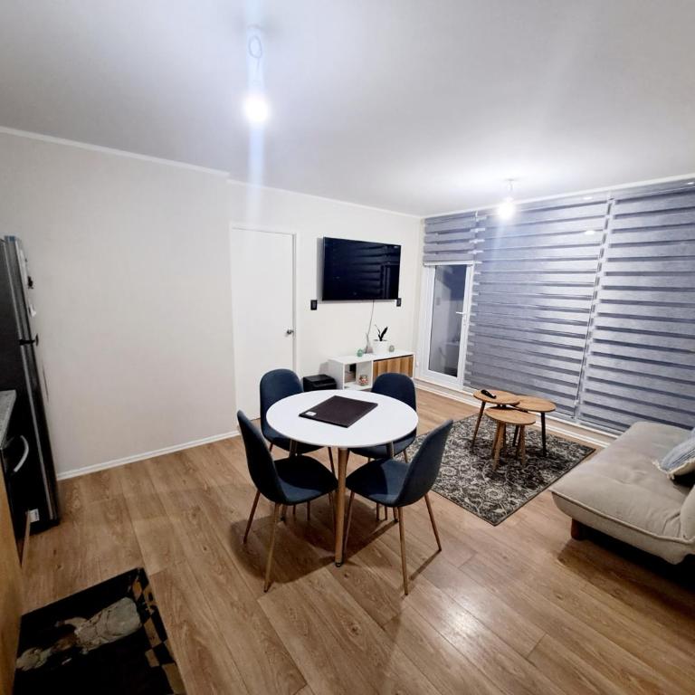 Comodo Dpto. 4to piso - 2P/2B Excelente Conectividad/Buen Sector - Brisas Del Sol - Apartamento de 2 dormitorios - 1