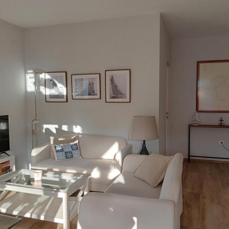 Mayarí - Three-Bedroom House - 10