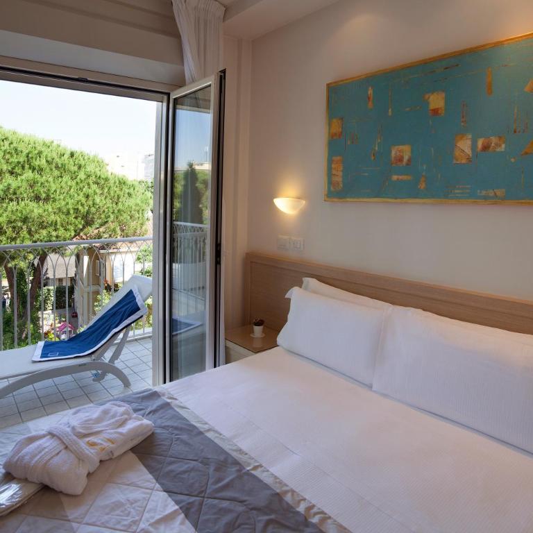Hotel Gala - Deluxe Double or Twin Room - 3
