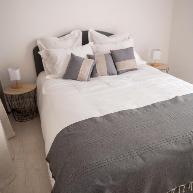 Loustalot - Appartement lumineux 3 chambres - Parking Gratuit - Appartement 3 Chambres - 8