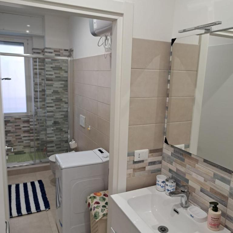 Casa di Leo - Appartamento con 1 Camera da Letto, Balcone e Vista Mare - 15