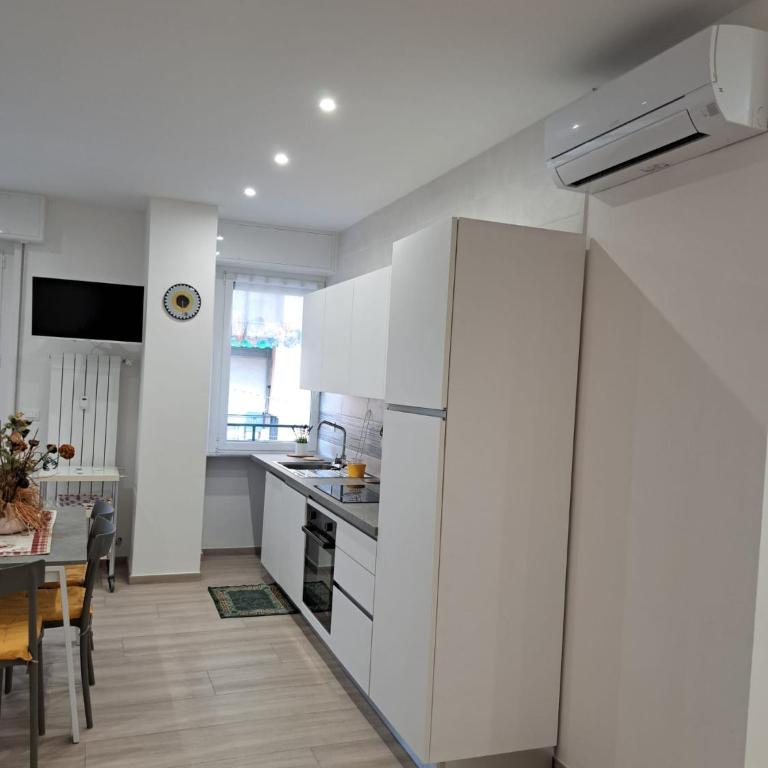 Casa di Leo - Appartamento con 1 Camera da Letto, Balcone e Vista Mare - 4