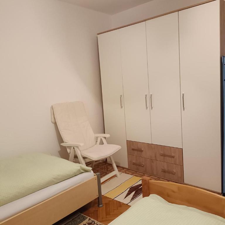 Jasmir - One-Bedroom Apartment - 11