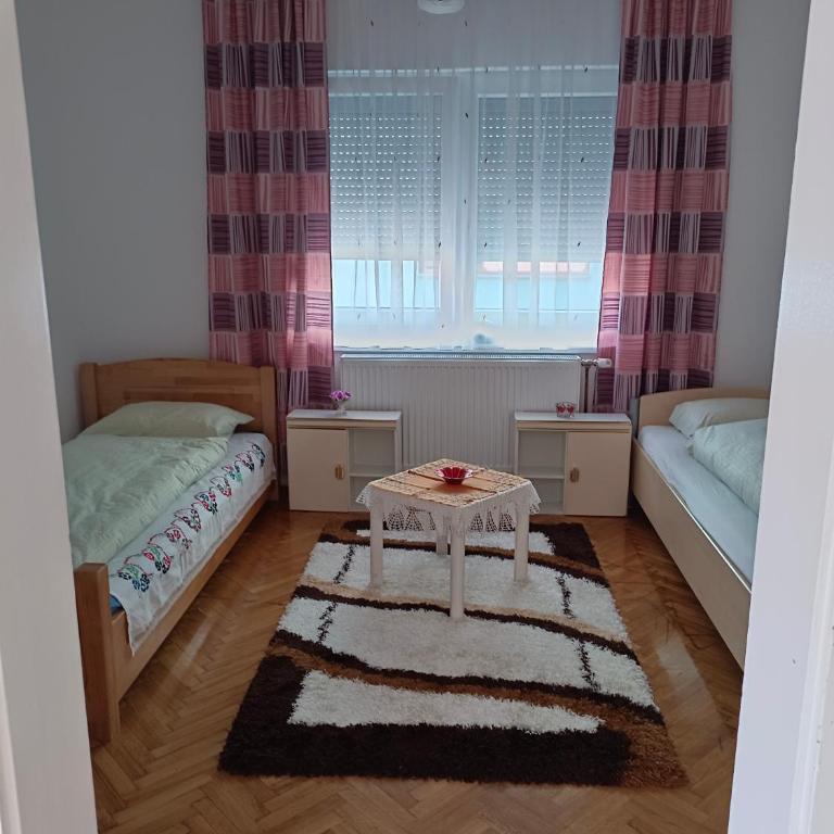 Jasmir - One-Bedroom Apartment - 10