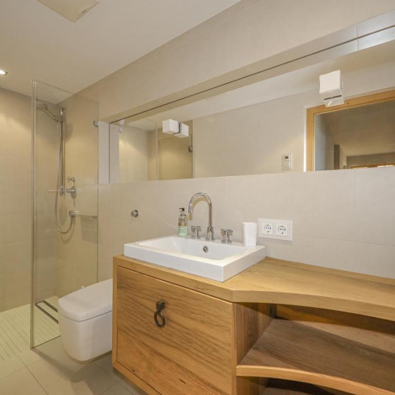 Chalet Bockberg Ski in - Ski out & Whirlpool in Kitzbühel by ONE VILLAS - Chalet - 25