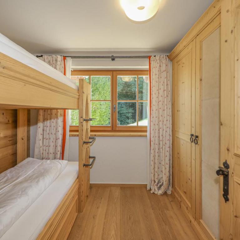 Chalet Bockberg Ski in - Ski out & Whirlpool in Kitzbühel by ONE VILLAS - Chalet - 22