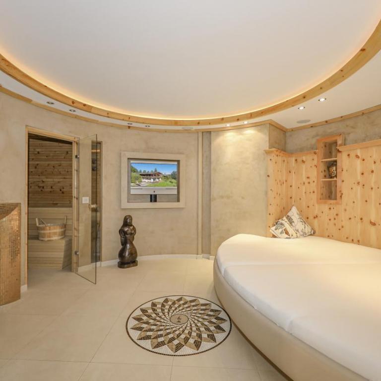 Chalet Bockberg Ski in - Ski out & Whirlpool in Kitzbühel by ONE VILLAS - Chalet - 7