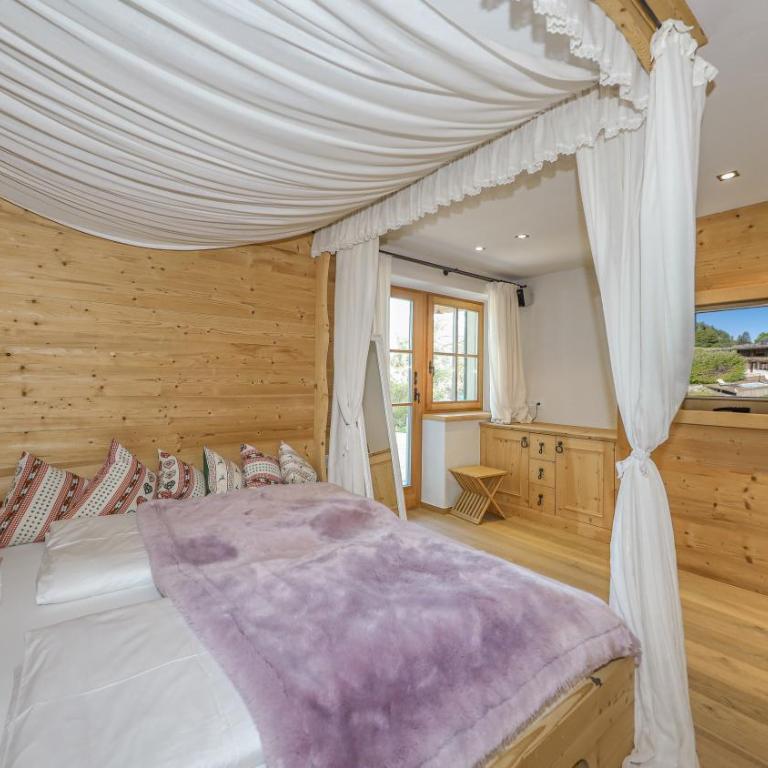 Chalet Bockberg Ski in - Ski out & Whirlpool in Kitzbühel by ONE VILLAS - Chalet - 6