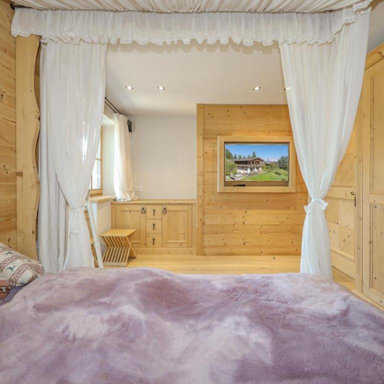 Chalet Bockberg Ski in - Ski out & Whirlpool in Kitzbühel by ONE VILLAS - Chalet - 19