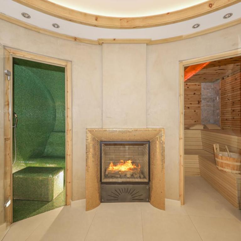Chalet Bockberg Ski in - Ski out & Whirlpool in Kitzbühel by ONE VILLAS - Chalet - 5