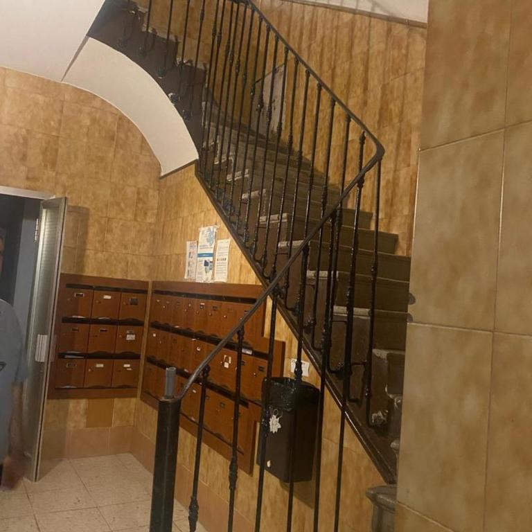 Best Located Renewed Apartment - Two-Bedroom Apartment - 18