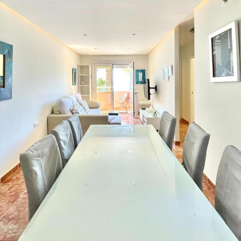 Apartment in Roquetas near Beaches - Three-Bedroom Apartment - 13