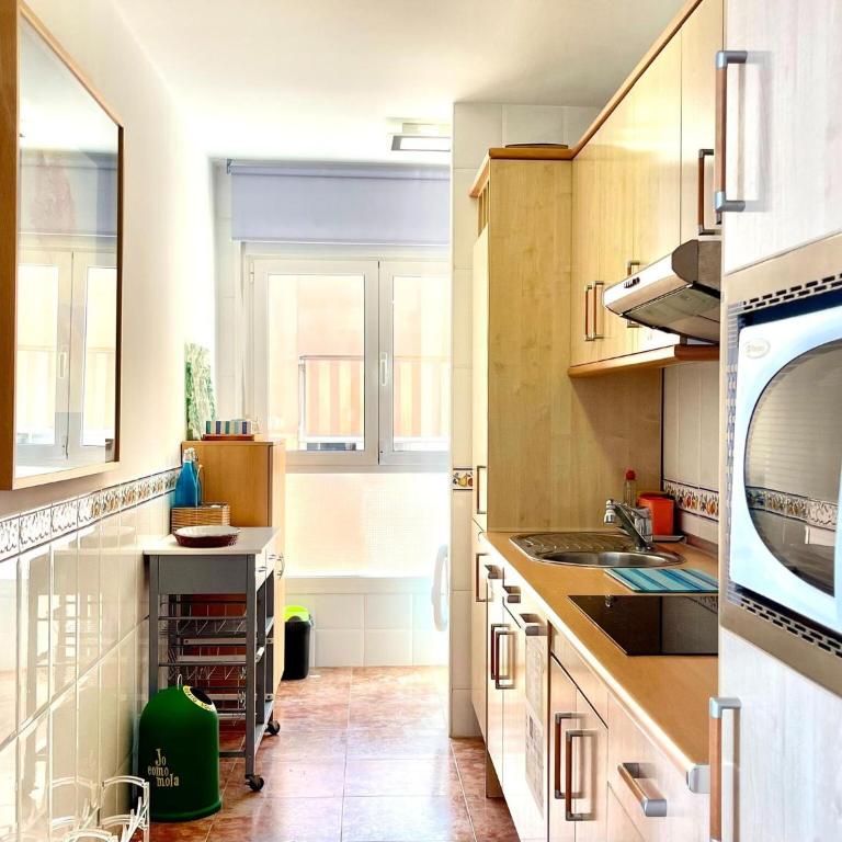 Apartment in Roquetas near Beaches - Three-Bedroom Apartment - 15