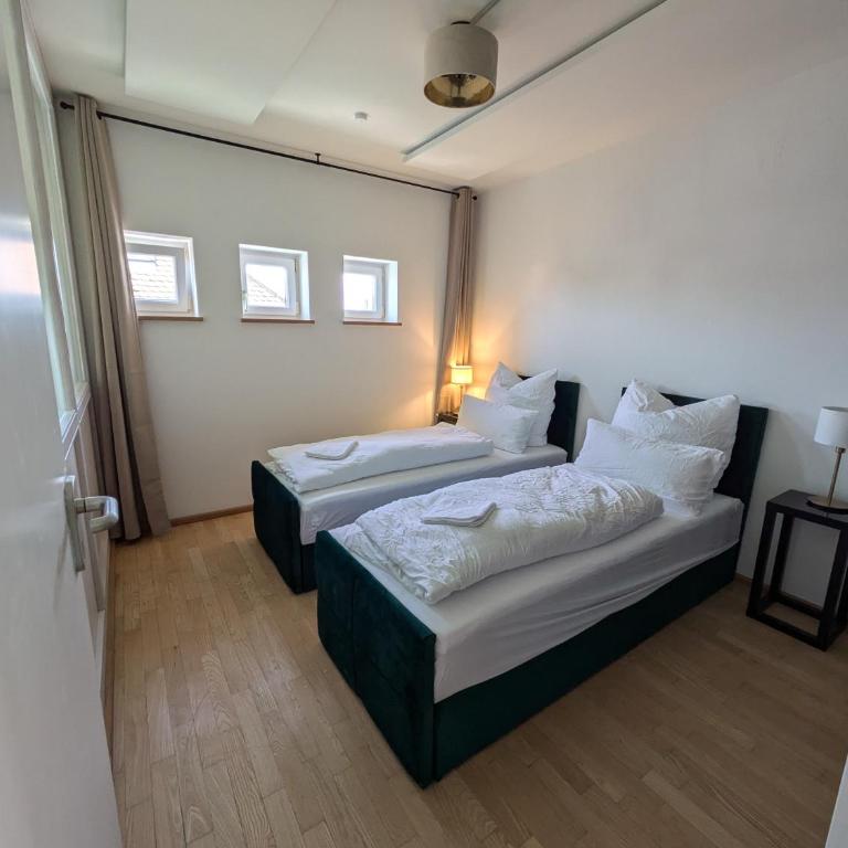 Munich Large Apartment 155 qm with 4 Bedrooms top located 1 to 12 guests - Four-Bedroom Apartment - 9