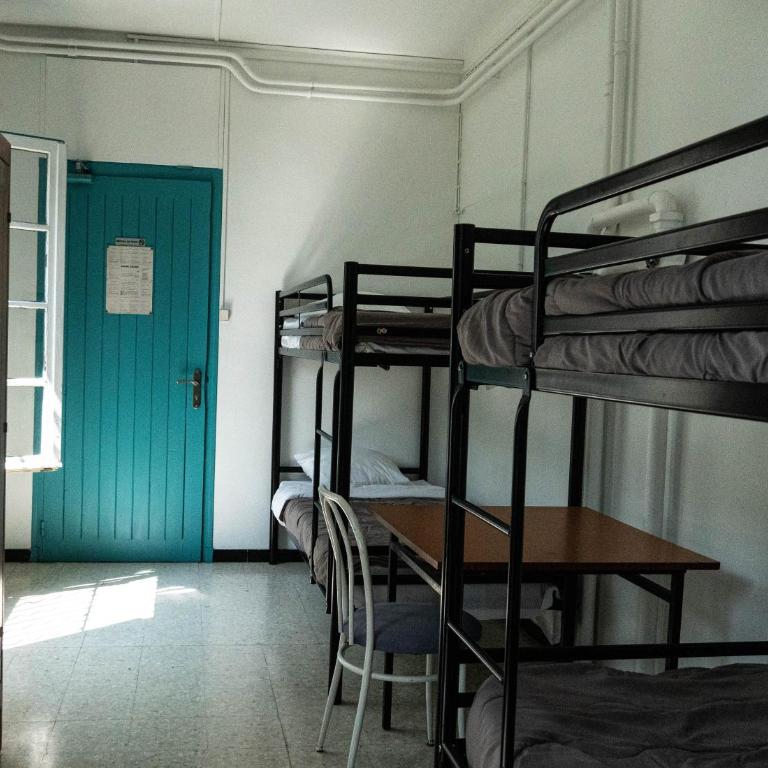 Auberge de Jeunesse HI Arles - Bed in 8-Bed Female Dormitory – Shared Bathroom - 4