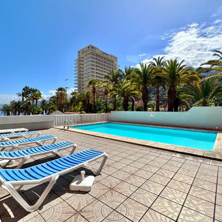 Alta Beachside Apartments - Two-Bedroom Apartment with Balcony - 3