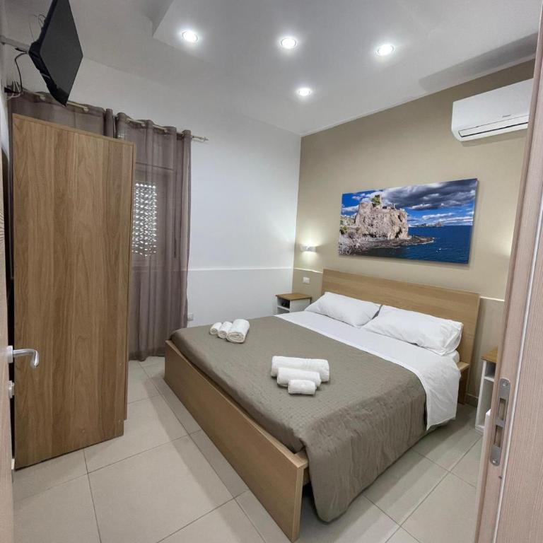 The Diamond of Catania Airport - Double Room with Private Bathroom - 2