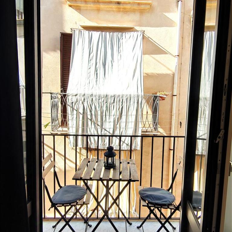 Antoinette Maison - Two-Bedroom Apartment - 12