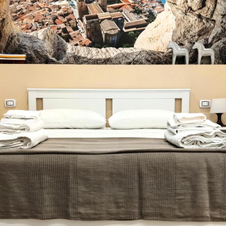 Antoinette Maison - Two-Bedroom Apartment - 32