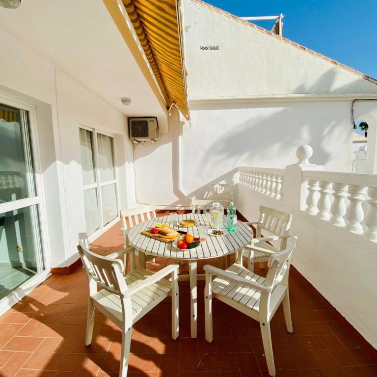 Apartamento con piscina en Las Rosas de Capistrano - Casa - 1