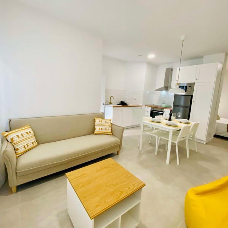 SHR047 Chic estudio en el centro de Nerja - Apartment - 1