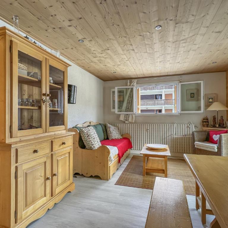 ARA15 Appartement 6 Pers centre station Carroz - Apartment mit 2 Schlafzimmern und Balkon - 4