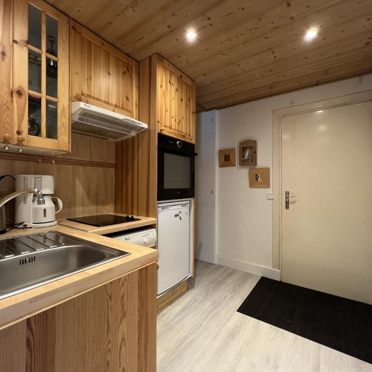 ARA15 Appartement 6 Pers centre station Carroz - Apartment mit 2 Schlafzimmern und Balkon - 8