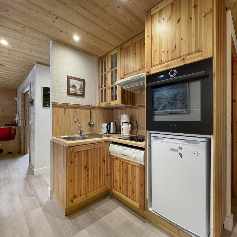 ARA15 Appartement 6 Pers centre station Carroz - Apartment mit 2 Schlafzimmern und Balkon - 11