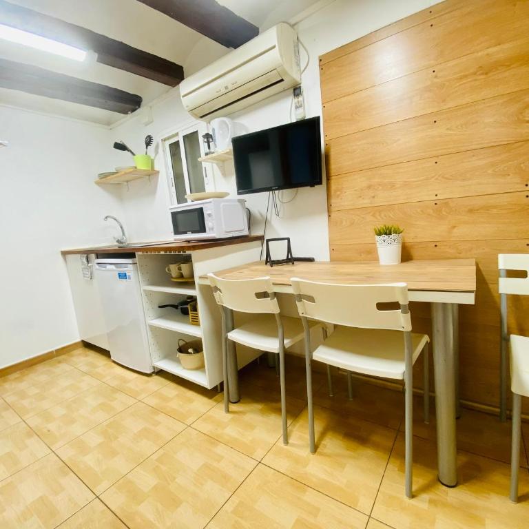 45 Center Basic 1 2 - One-Bedroom Apartment - 8