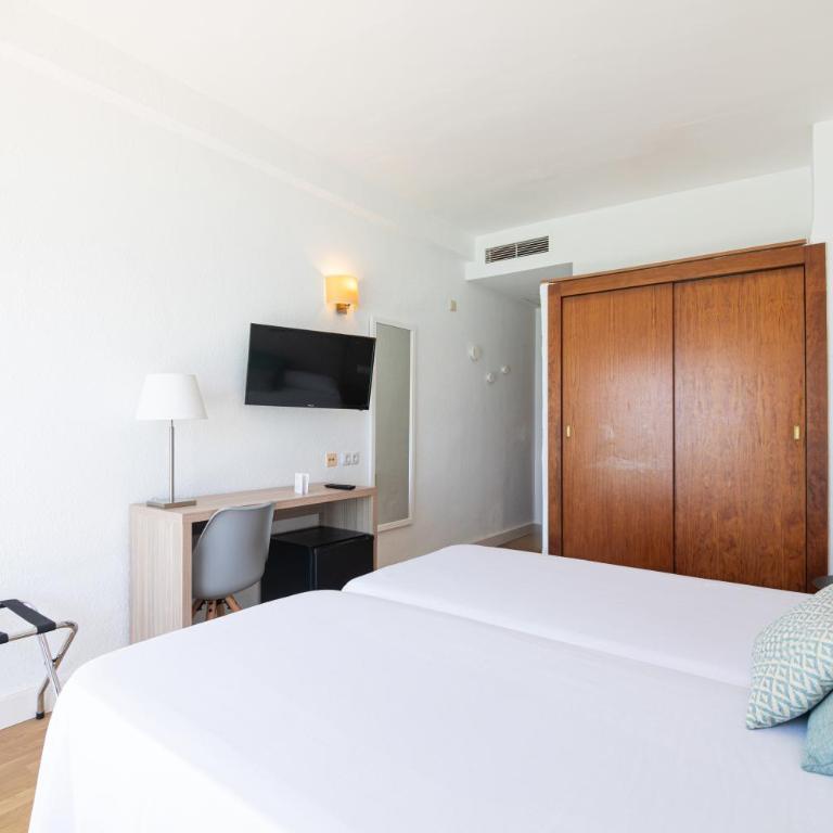 JS Ca'n Picafort - Double Room with Balcony - 4