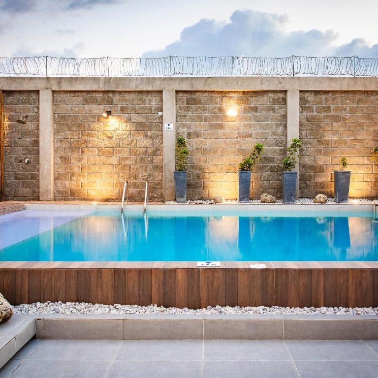 Amazing Beach House 13BR w/Pool & Staff - Villa - 53