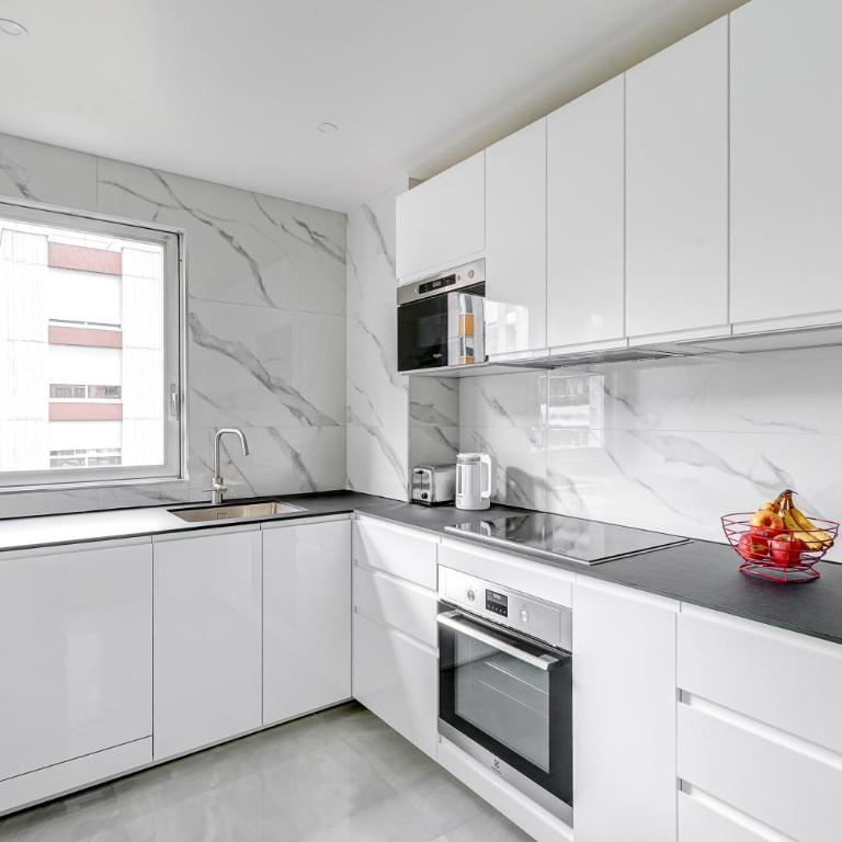 Suite au Cœur de Paris, Architecturale et Élégante - Appartement 3 Chambres - 12