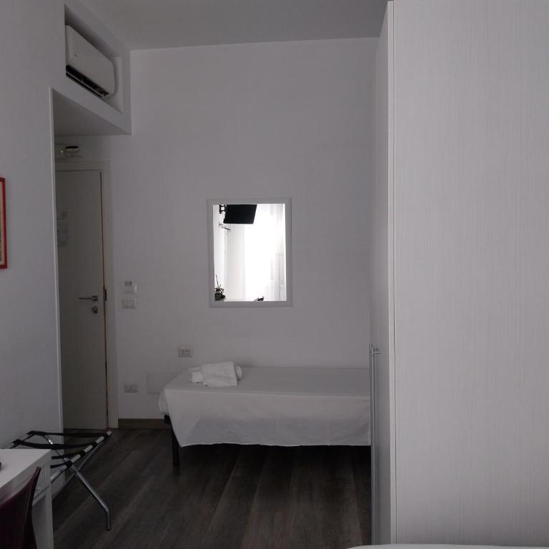 Holidays in Rome - Guesthouse - Camera Doppia con Letti Singoli - 6