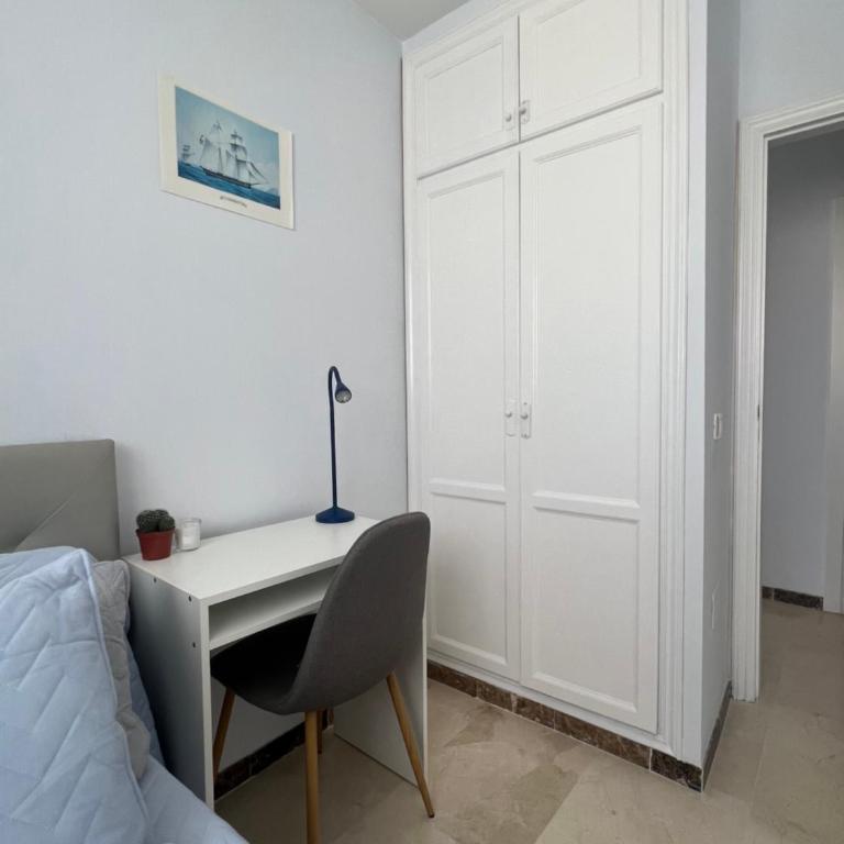 Compact room in beautiful 4bedroom penthouse - Double Room with Shared Bathroom - 3