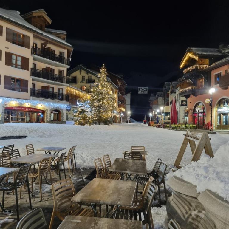 Arc 1950, Sources de Marie, 6-8 personnes, 70 m2, calme et spacieux, au pied des pistes, classement 5 Cristaux Paradiski - Apartment mit 2 Schlafzimmern - 52