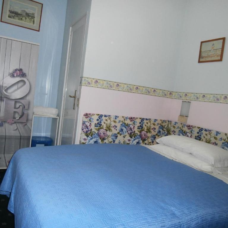 Albergo Junior - Camera Singola con Bagno Privato - 1