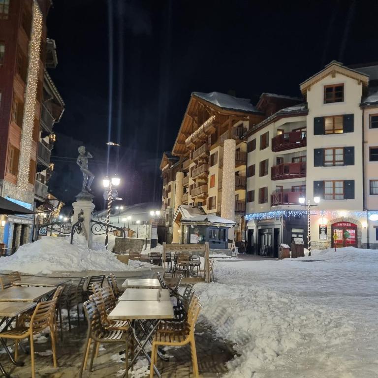 Arc 1950, Sources de Marie, 6-8 personnes, 70 m2, calme et spacieux, au pied des pistes, classement 5 Cristaux Paradiski - Apartment mit 2 Schlafzimmern - 51