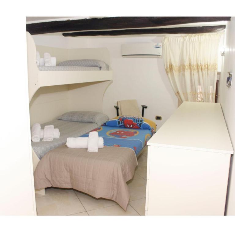 Lux & Comfort - Appartamento con 2 Camere da Letto e Balcone - 9