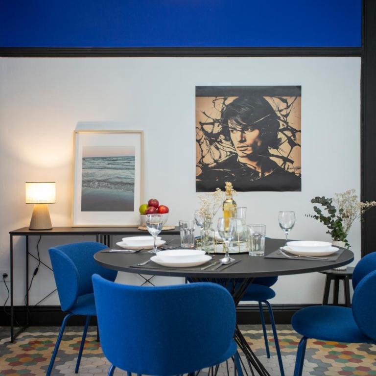 SingularStays Ca Iconic - Three-Bedroom Apartment with View - 31