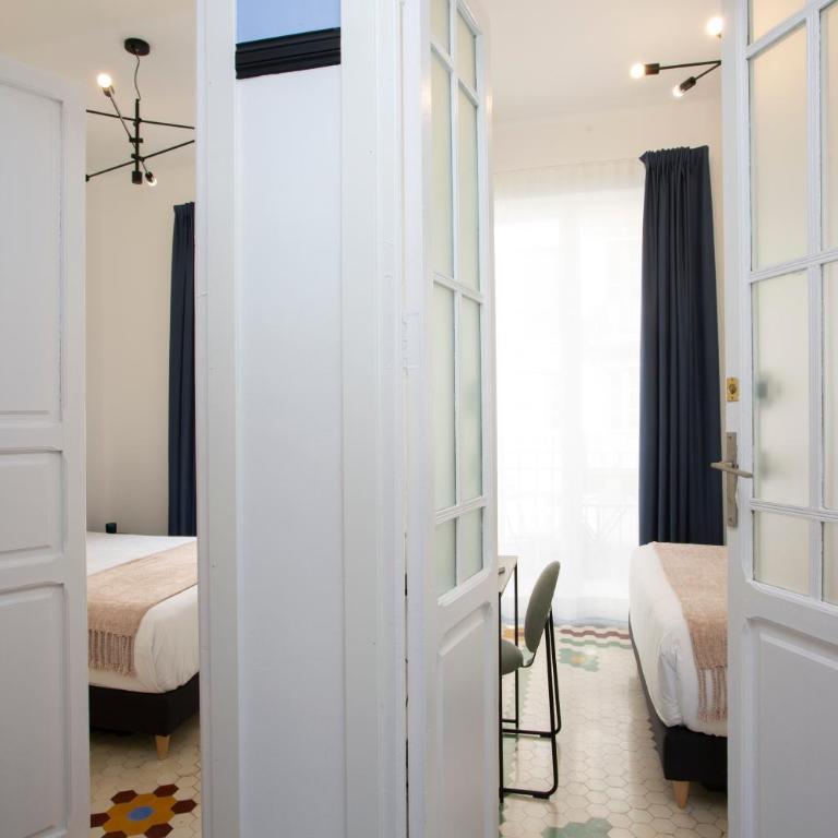 SingularStays Ca Iconic - Three-Bedroom Apartment with View - 23