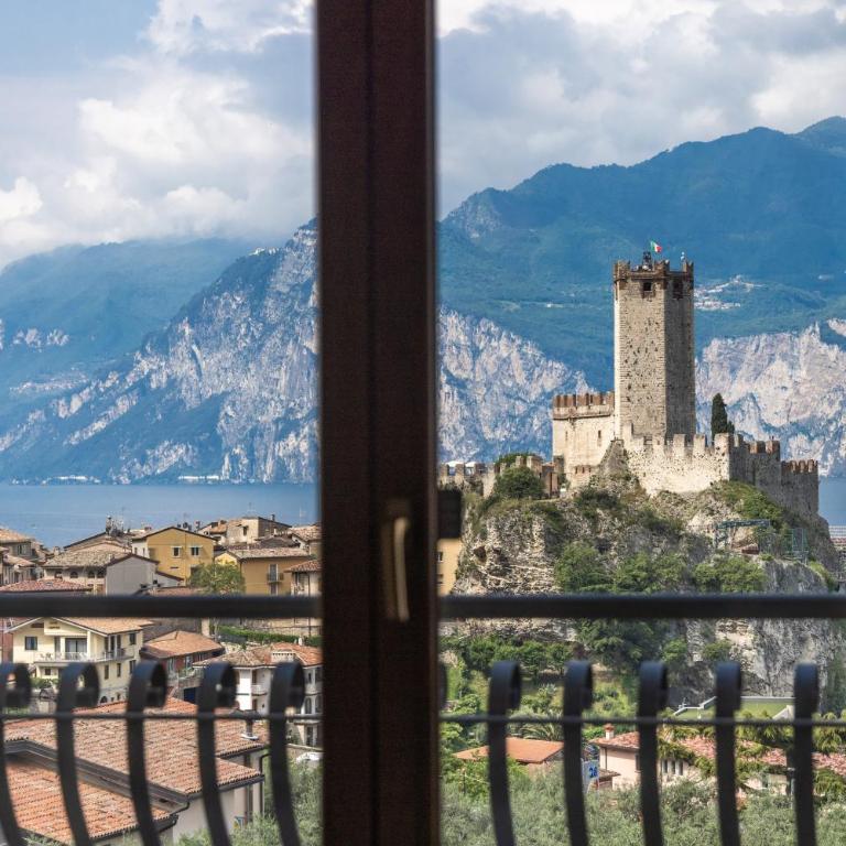 Hotel Augusta - Camera Superior Matrimoniale o Doppia con Letti Singoli e Balcone Vista Lago - 14
