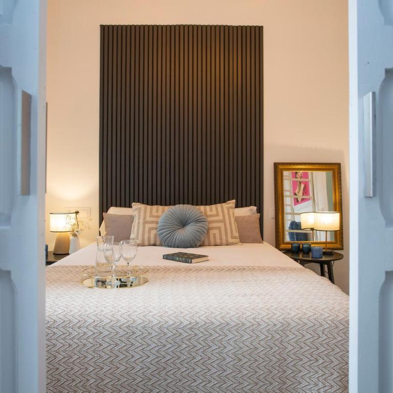 SingularStays Ca Iconic - Three-Bedroom Apartment with View - 5