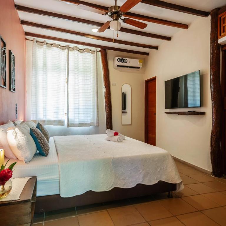 Finca Escondida - Habitación Doble con baño privado - 5