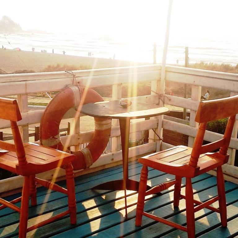 Pichilemuhostel SurfersView - Double Room with Private Bathroom - 2