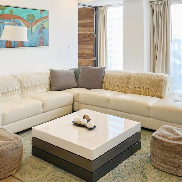 Luxe Top-Floor Incredible Roof Pool at Complex - Three-Bedroom Apartment - 5