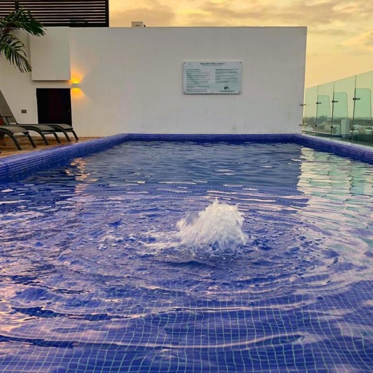 Luxe Top-Floor Incredible Roof Pool at Complex - Three-Bedroom Apartment - 10